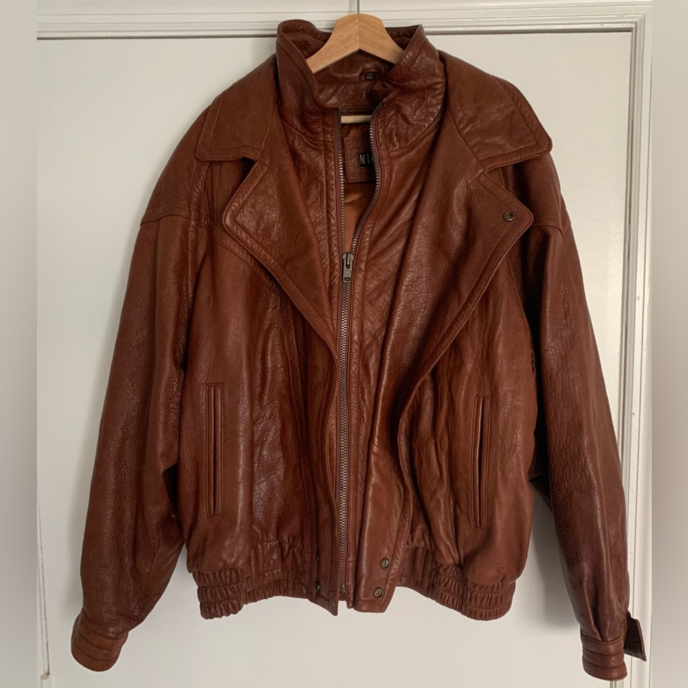 Midway men’s  genuine leather bomber jacket in brown. Size 2 XL